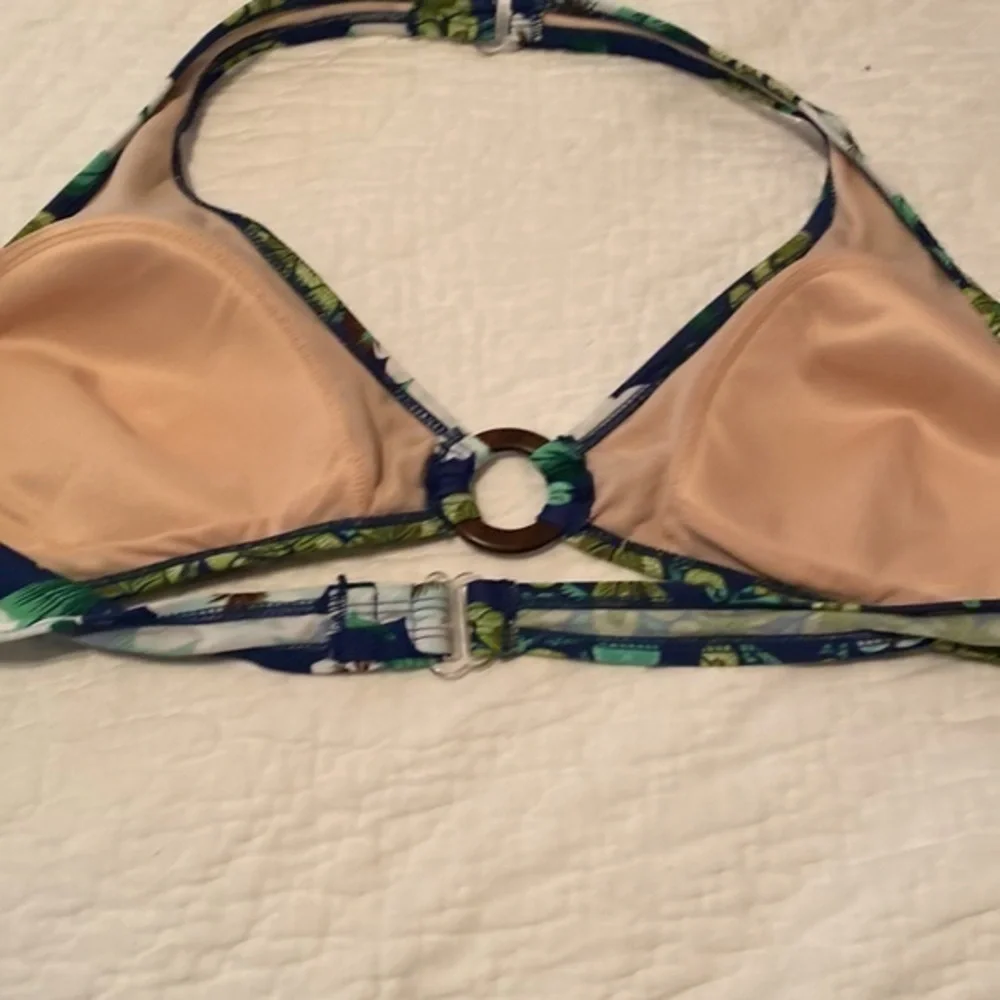 Islander floral bikini top‎